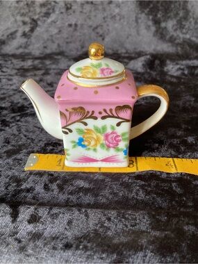 Victorias Garden Mini Porcelain Teapot Figurine Ornament with Pink and Floral